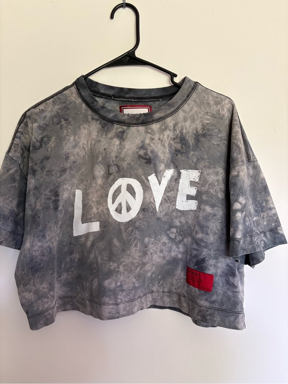 CHNGE Gray Tie-Dye LOVE Crop Tee